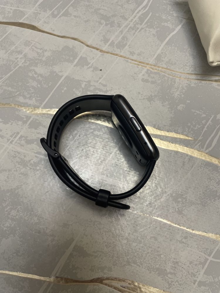Электронные часы Huawei