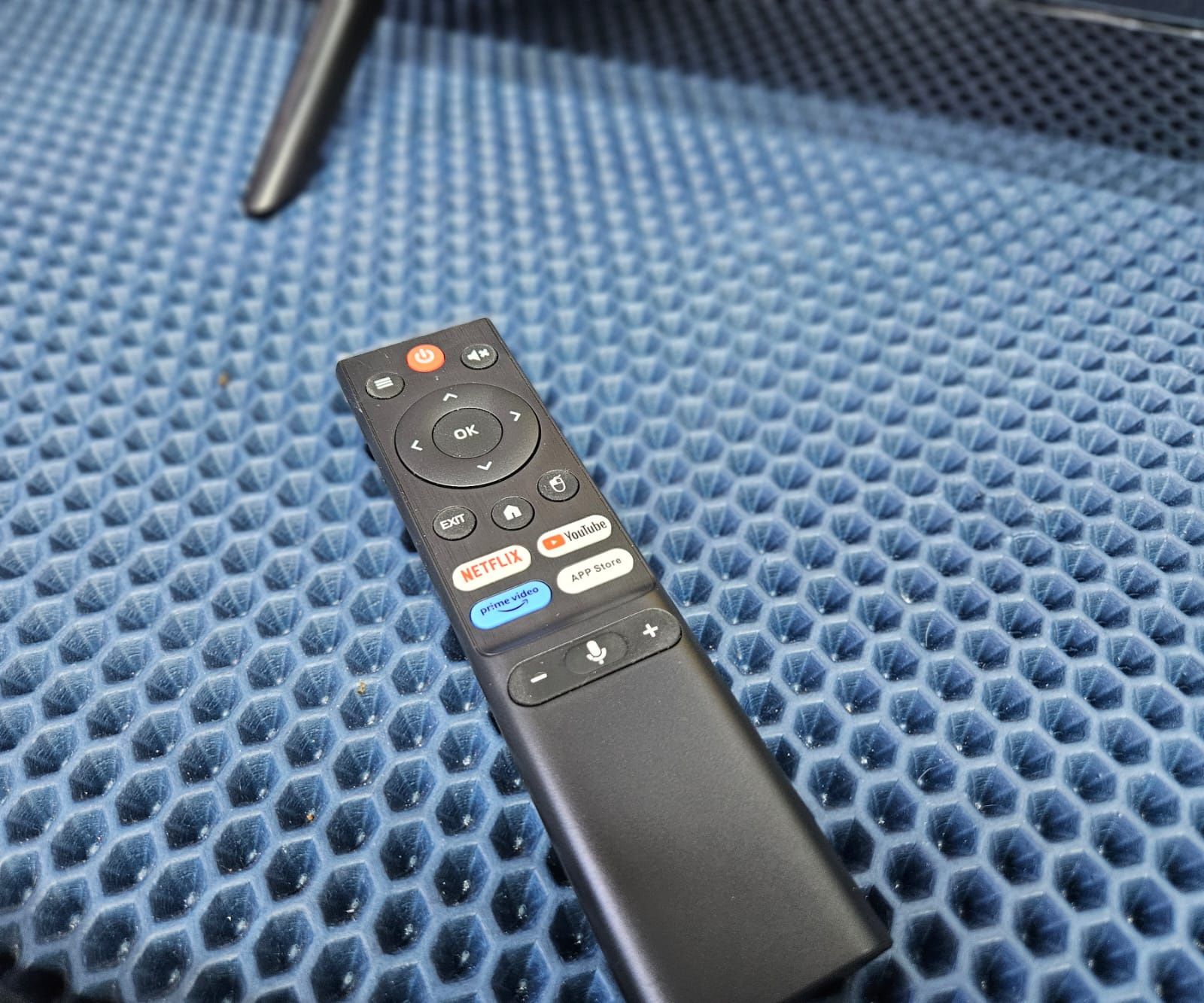 НОВЫЙ smart TV Android 32/wifi/youtube в коробке/не пользовались.