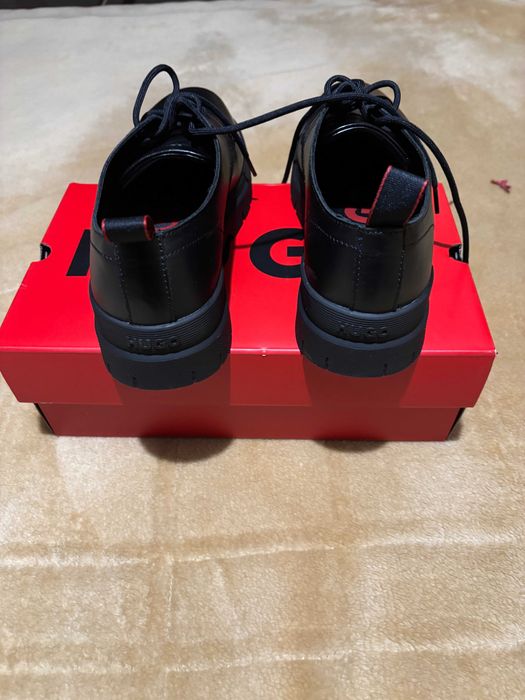 HUGO черни мъжки обувки