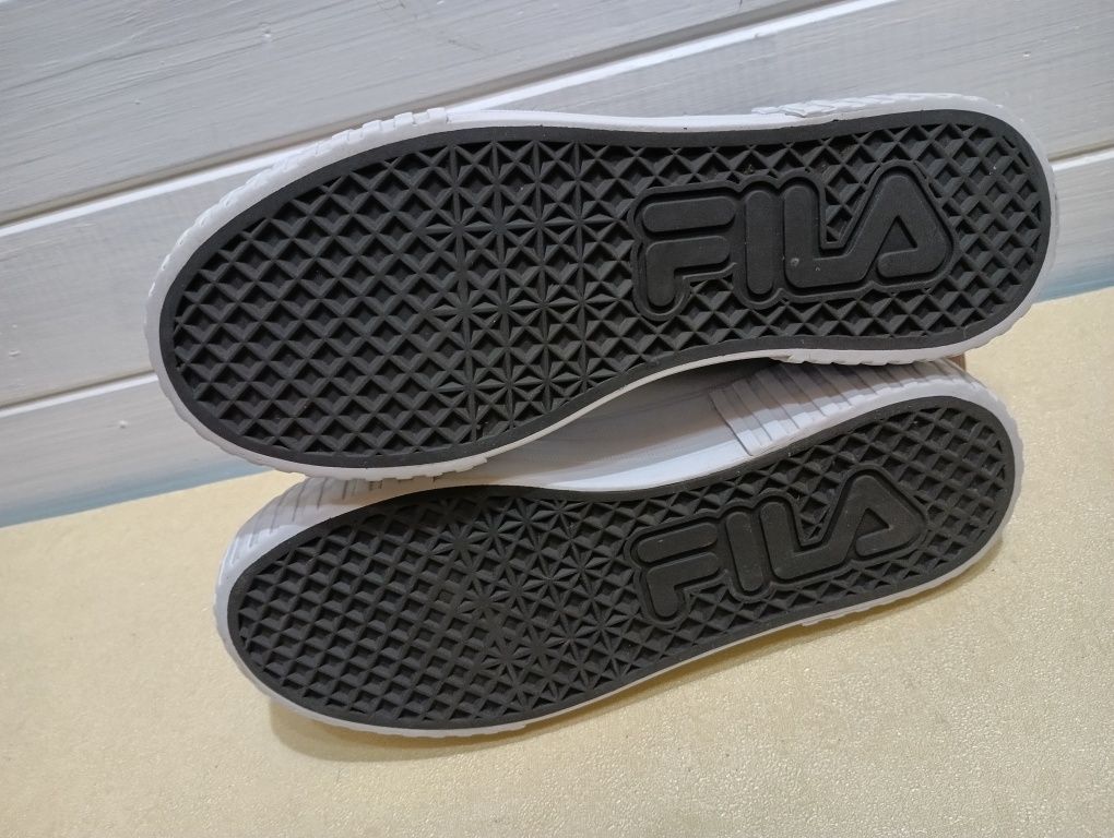 FILA сникърси N37- 29 лв