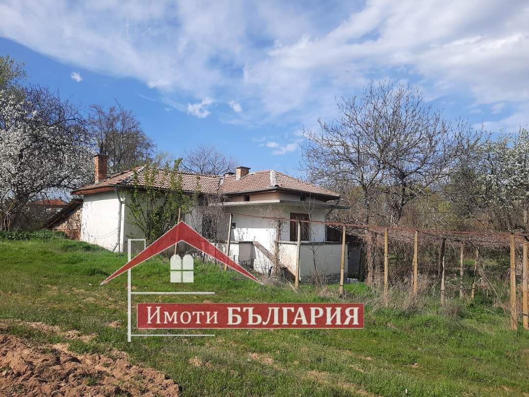 Продава се Къща в Карлово - 65 кв.м за 432 €/кв.м - Снимка #1