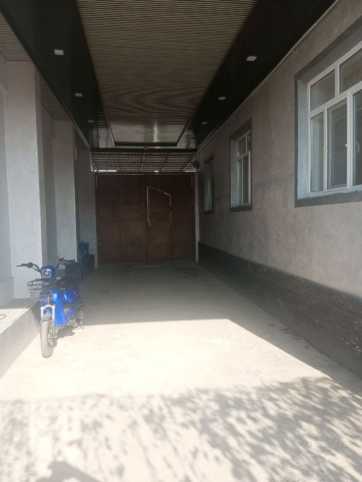 Уй сотилади. 6 соток 6 хона