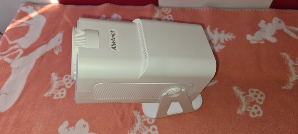 Proiector Led Smart 4K = 350 lei