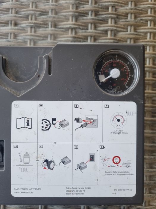 Compresor auto 12V umflat roti