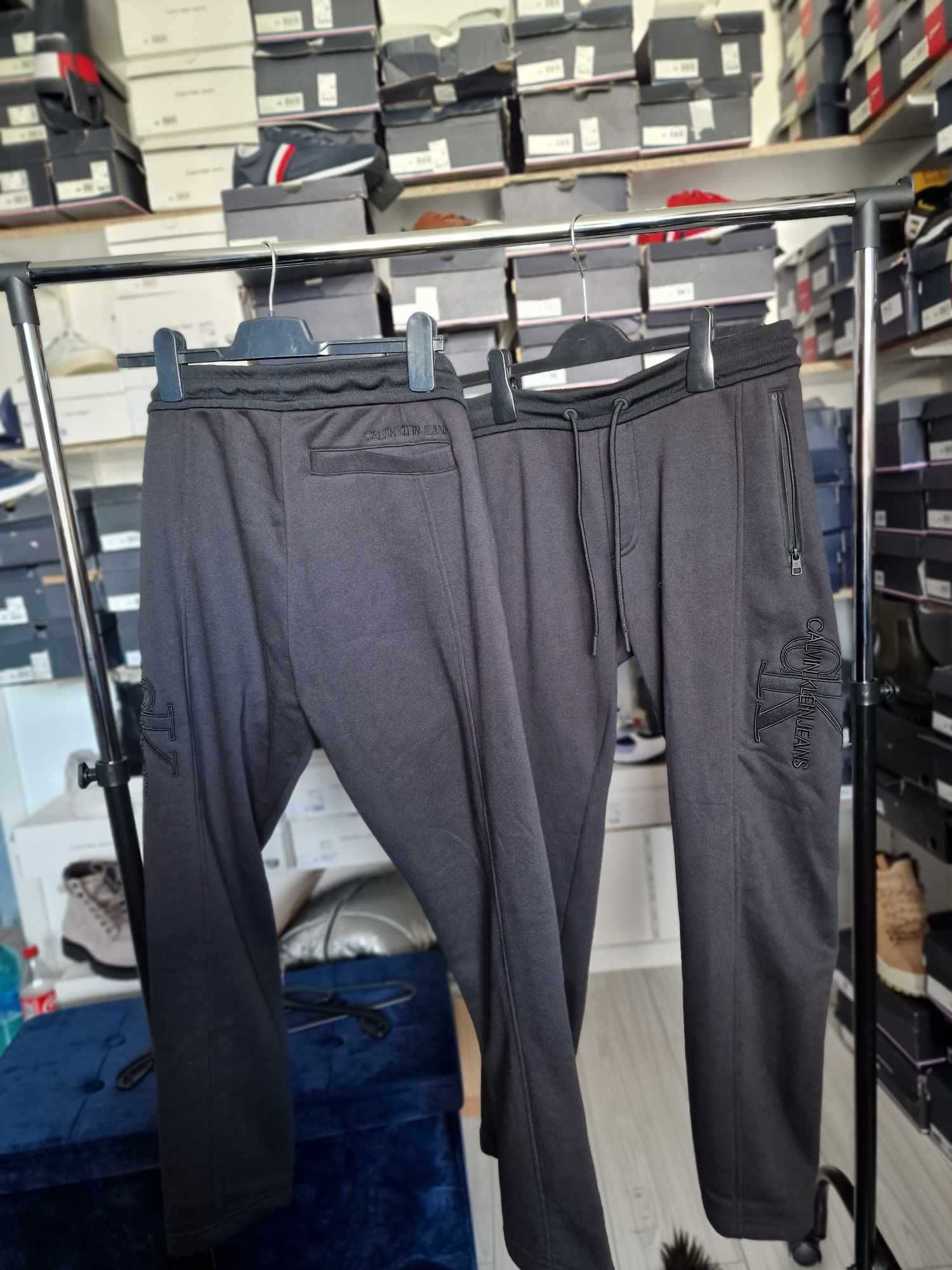 Pantaloni de trening Calvin Klein