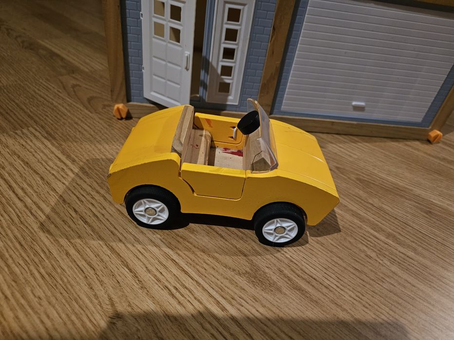 Căsuță si mașinuța din lemn