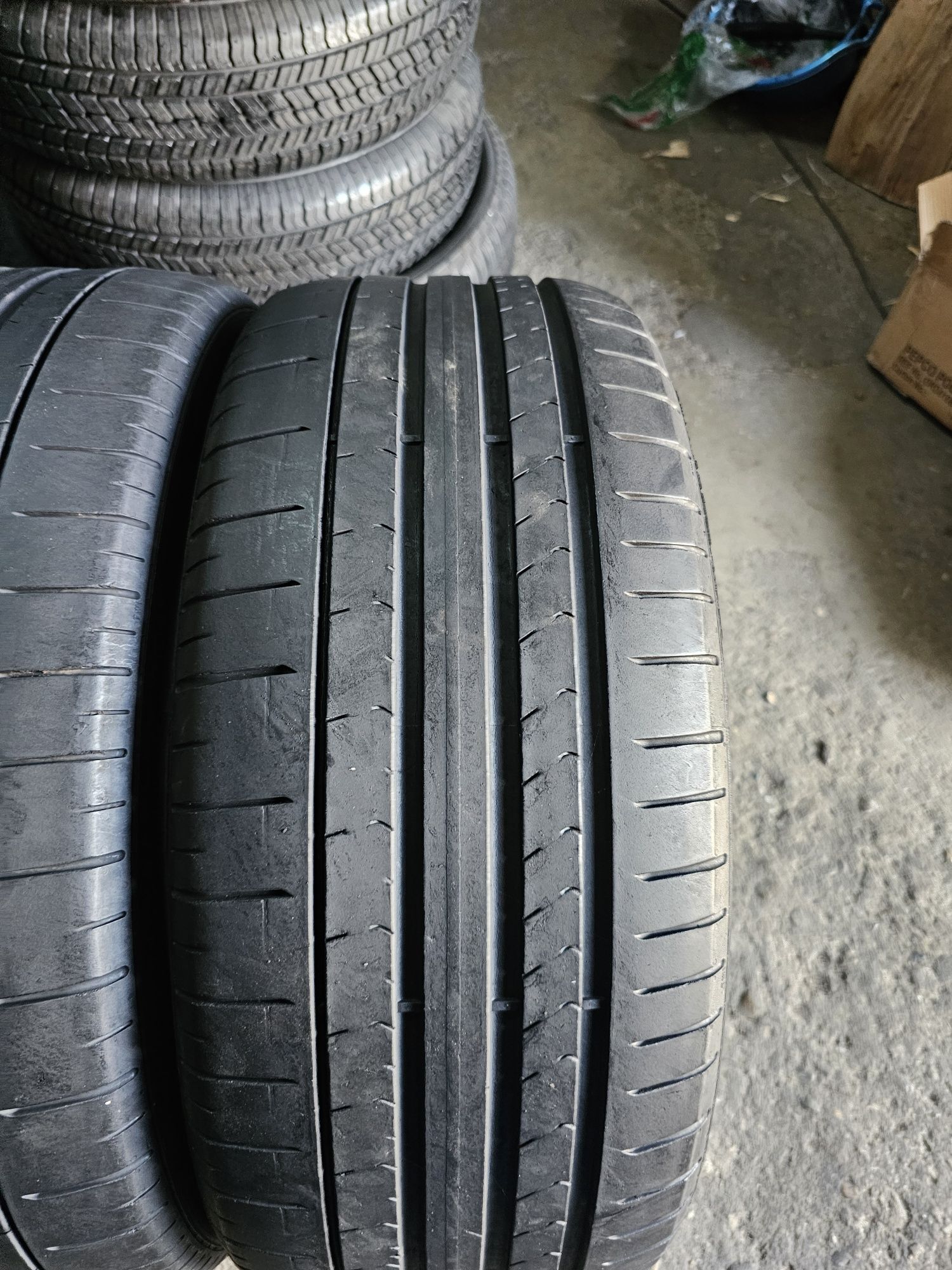 2 anvelope vara 235 45 18 Pirelli Pzero