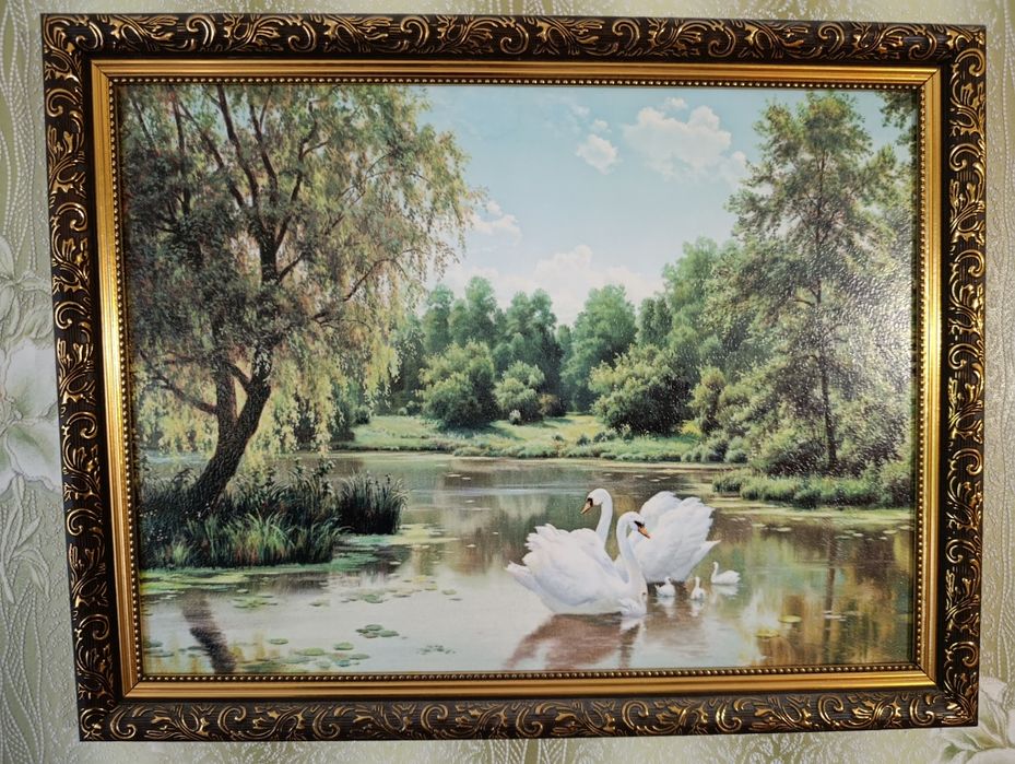 Продам картину "Лесной пруд,лебеди".