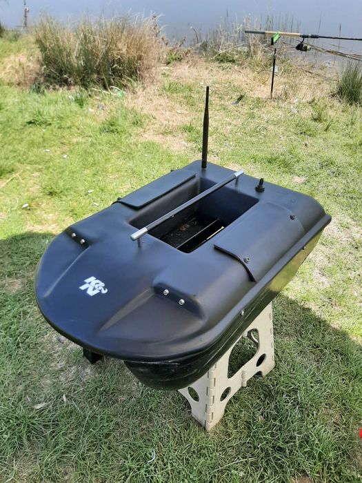 Лодка за захранка