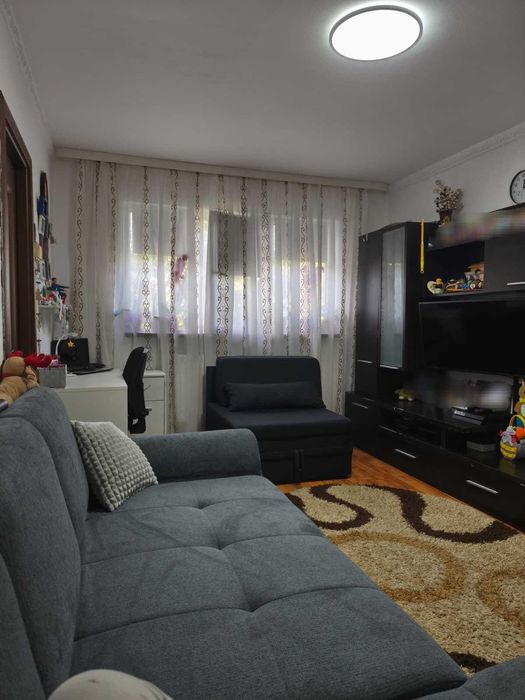 Apartament cu 2 camere semidecomandat