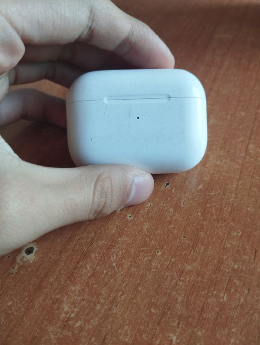 продам наушники Airpods pro