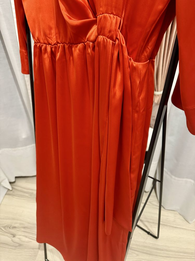 Rochie roșie midi / lungă satinată elegantă de ocazie Zara mărimea S