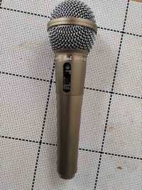 Микрофон за пеене