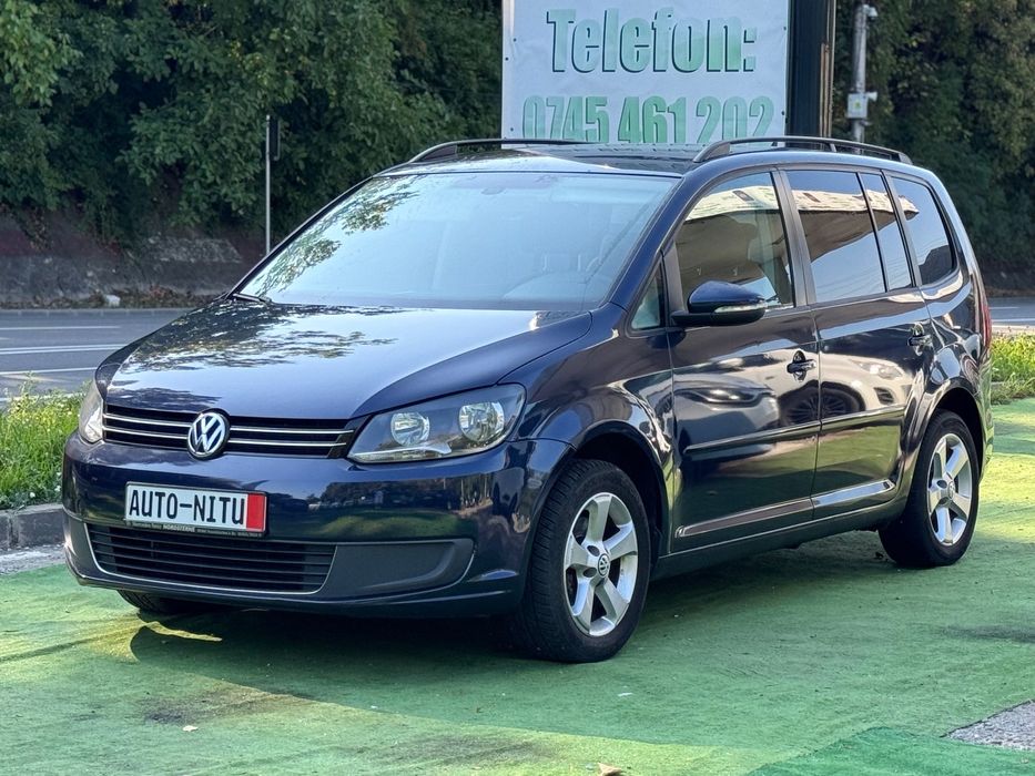 Volkswagen Touran Volkswagen Touran 2013 cu 7 locuri și în RATE