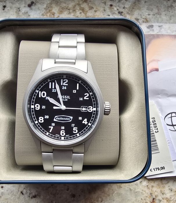 Vând Fossil Defender Solar