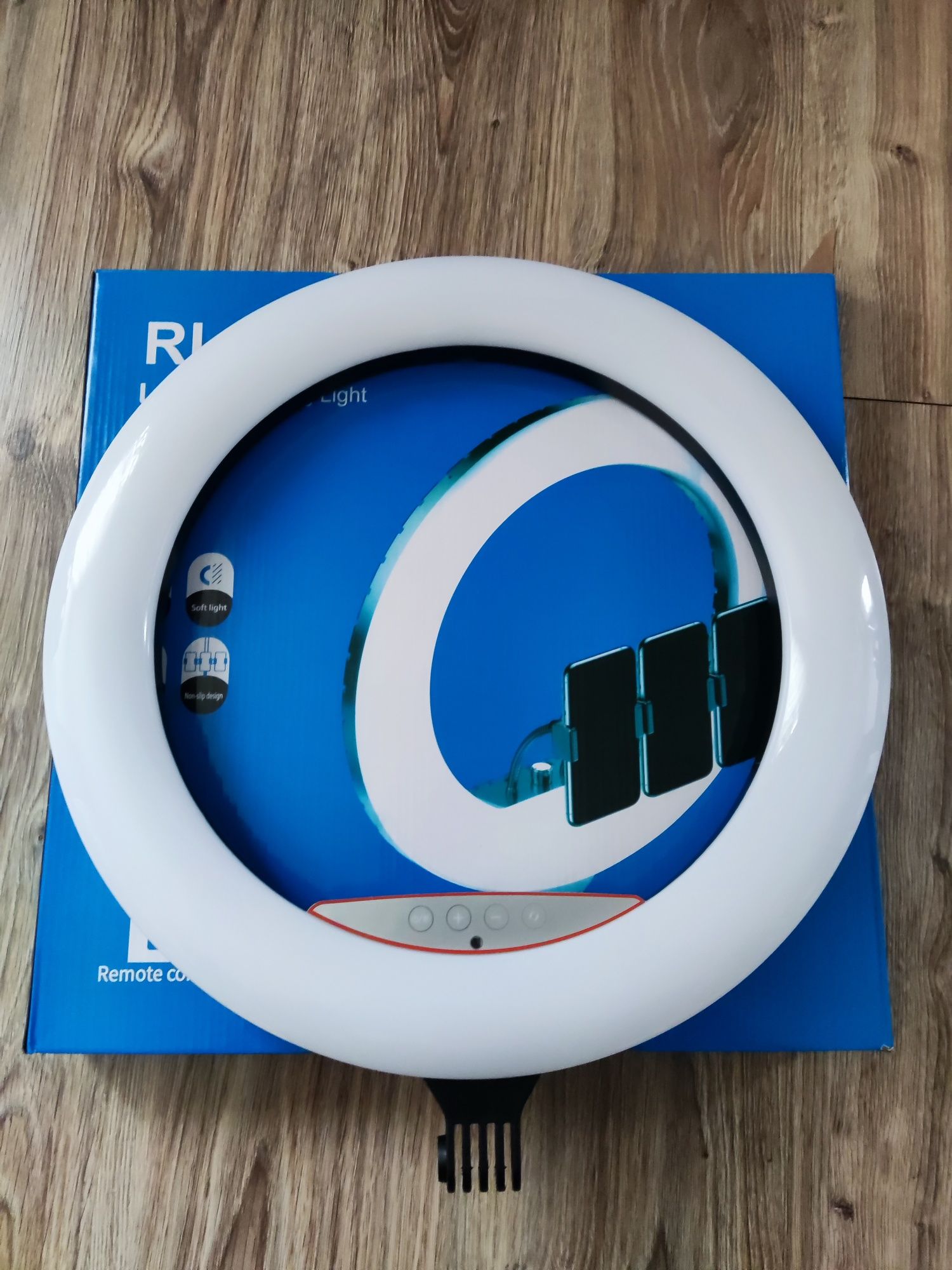 Селфи Лед Ринг Лампа RGB с Трипод и Дистанционно -18 инч.(46см.) 70W