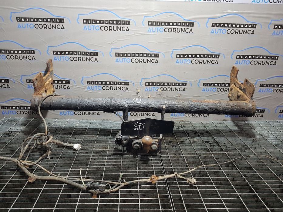 Carlig remorcare Toyota Hilux 2010 - 2015 SUV 4 Usi (671)