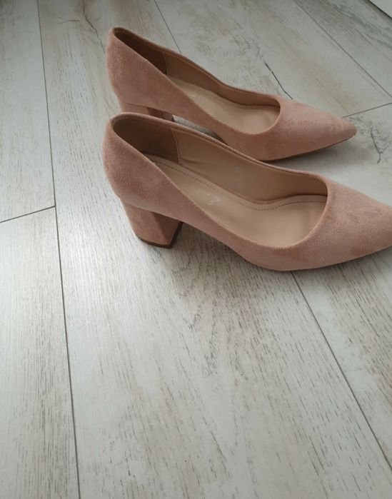 Pantofi roz pal de catifea
