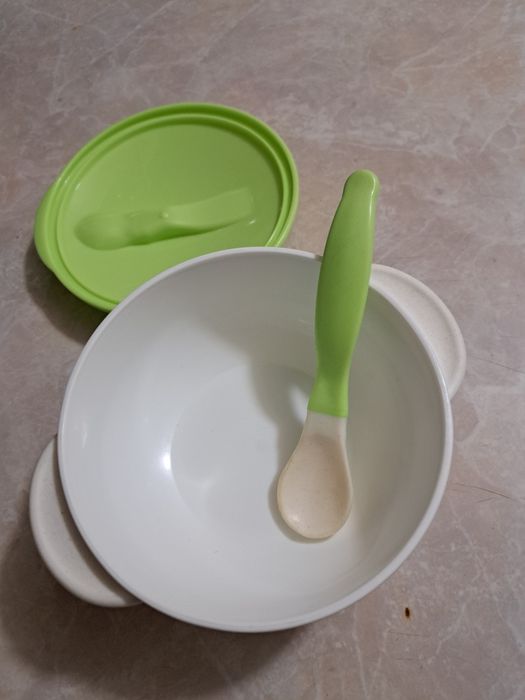 Castron cu capac si lingurita