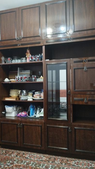 продас стенку 5 секций полированая