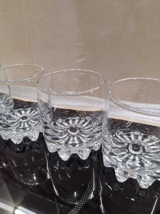 Порцеланови и стъклени сервизи за течности