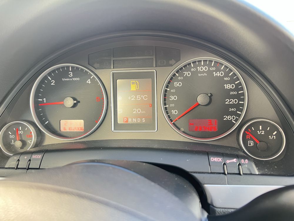 Табло цветен фис ауди а4,б7 - audi a4