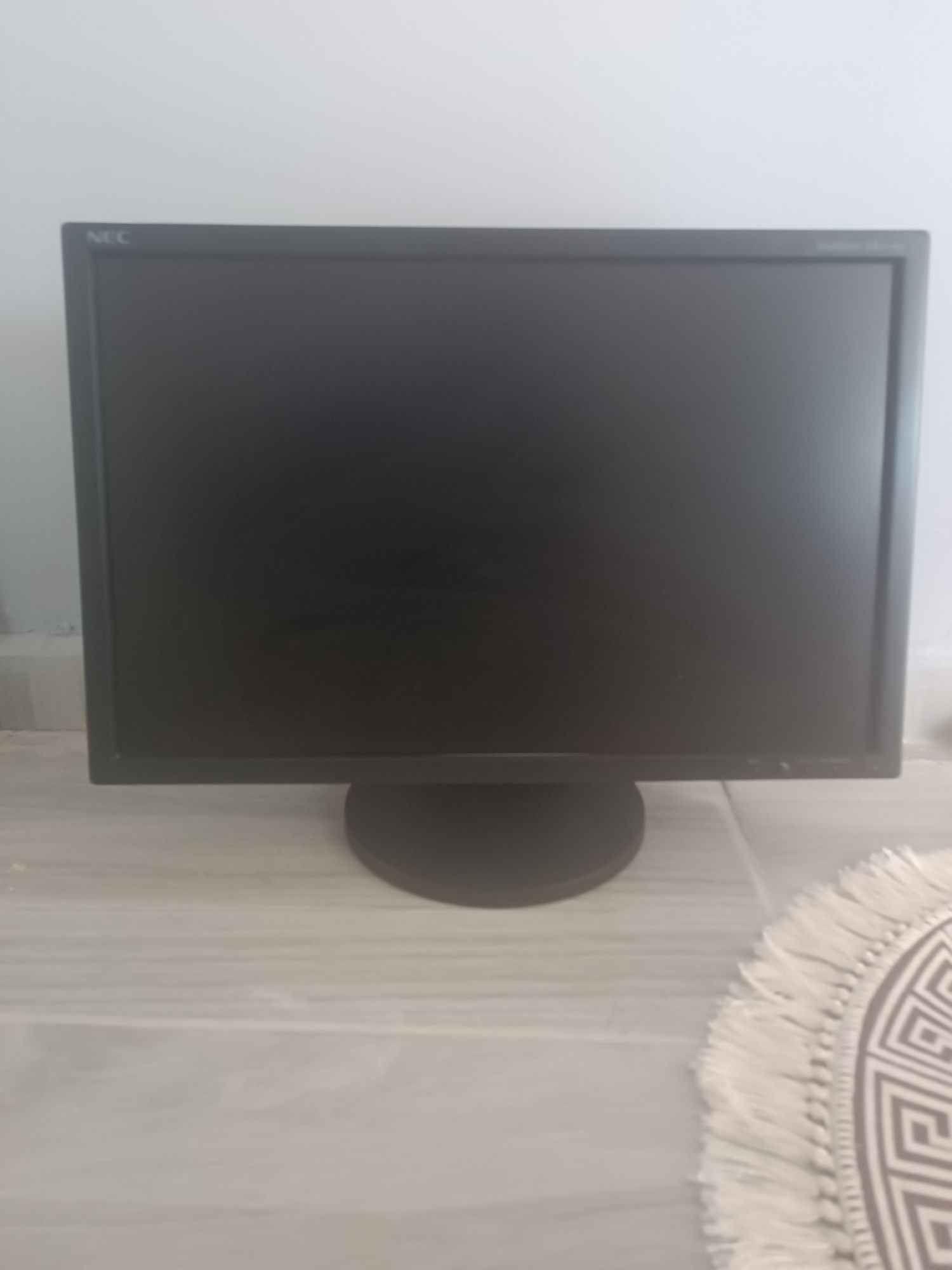 Монитор LCD Nec Multisync