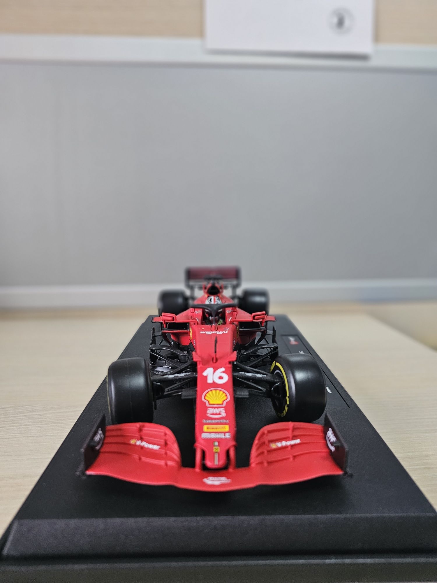 Ferrari SF21 1:18