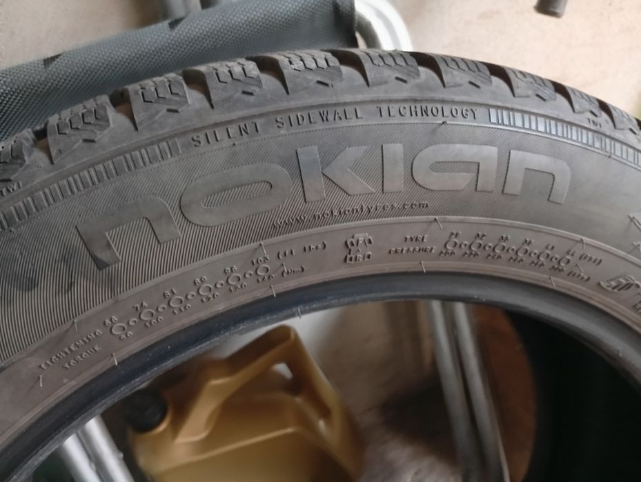 Зимни гуми nokian 215/55/17 2 бр