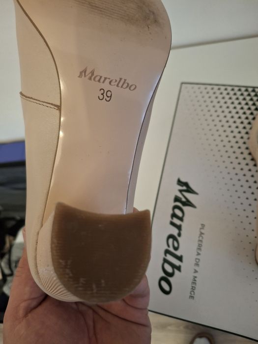 Pantofi cu toc, mărime 39