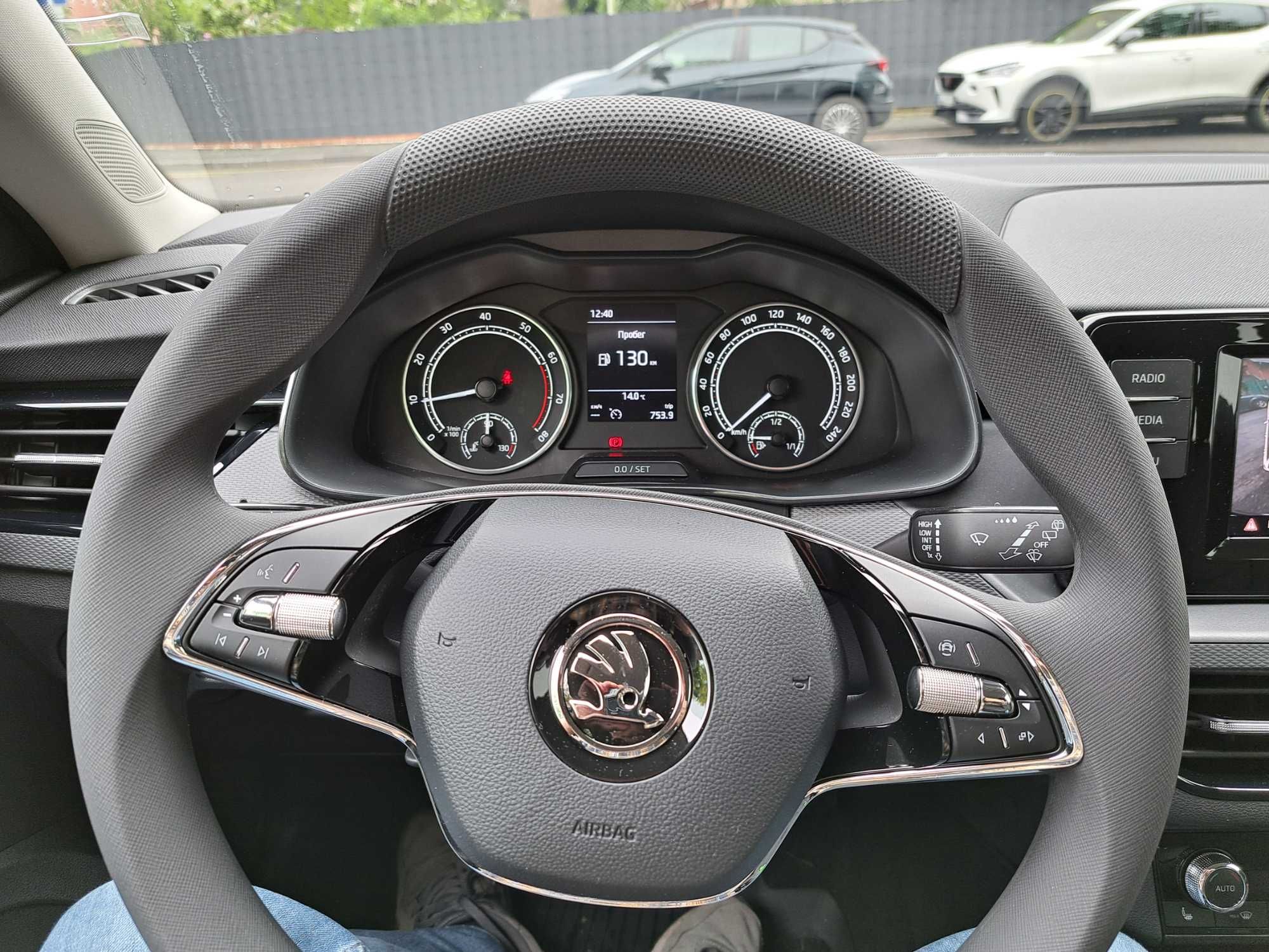 Škoda Kamiq • 2023 • Състояние като ново • 12 000 км