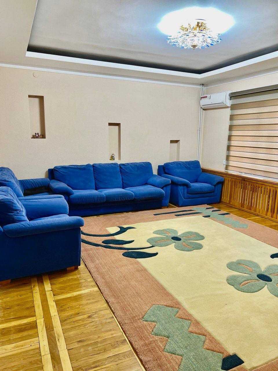 Чиланзарский район. Метро Новза. Продаётся Банковский дом. 2в3