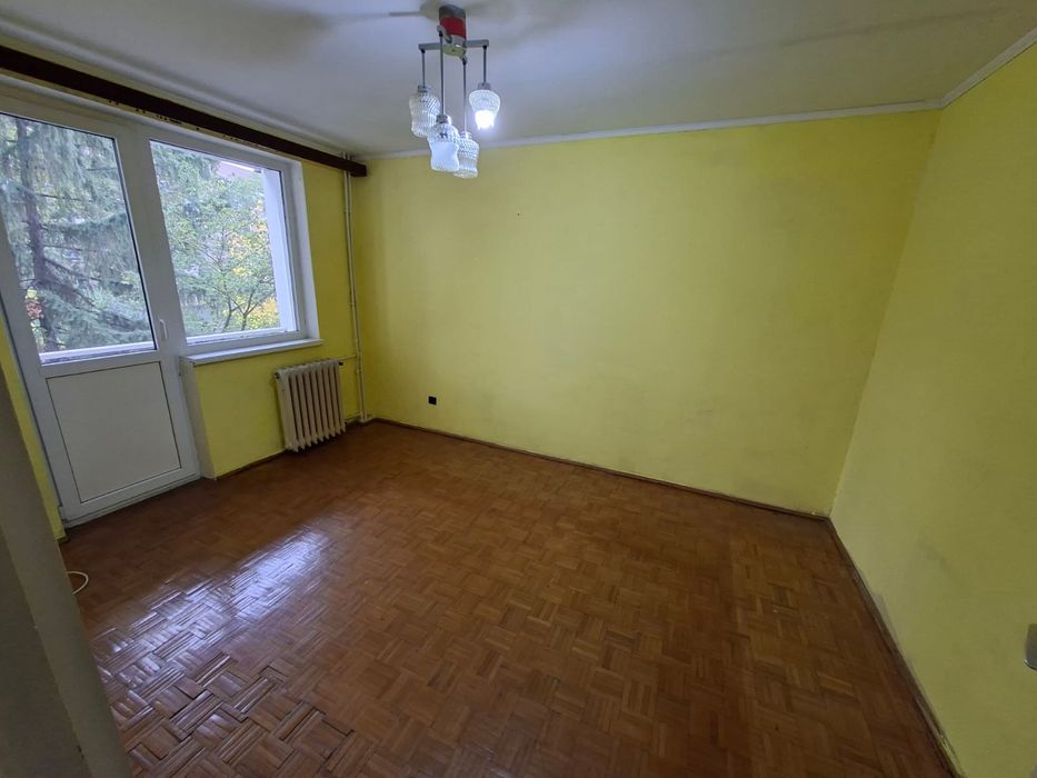 Vând apartament zona Rogerius