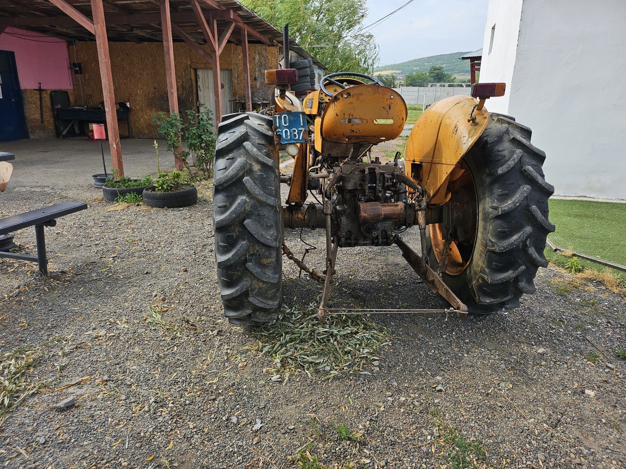Tractor Fiat 411 sau dezmembrez,piese