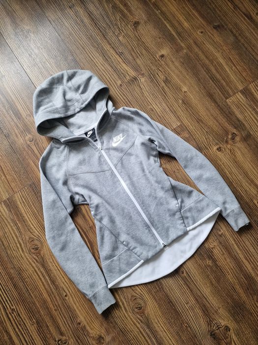 Страхотно дамско спортно горнище NIKE размер XS