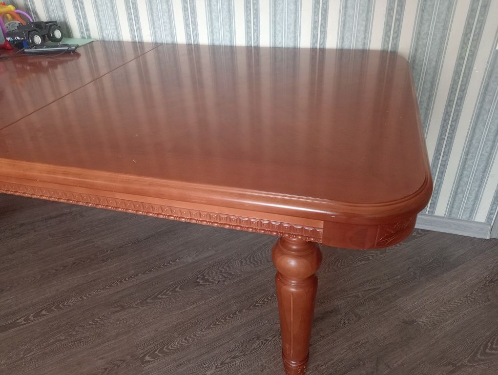Продам стол из дерева