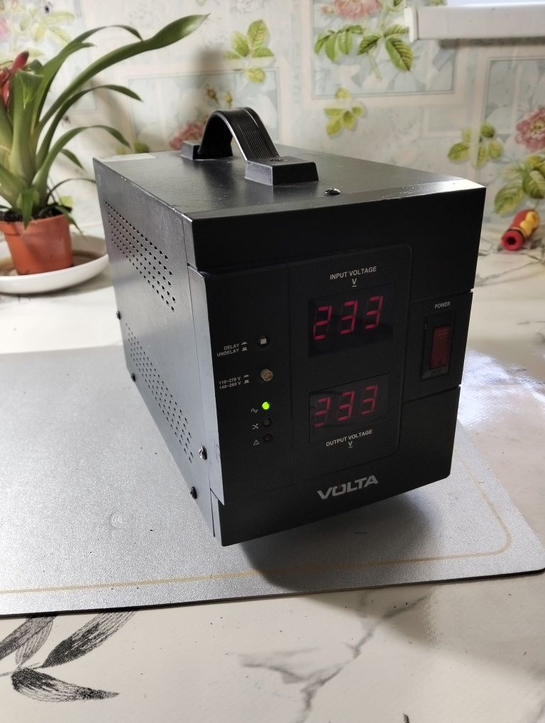 Стабилизатор VOLTA AVR PRO 1500 (рабочий, без накладки на кнопку DELAY