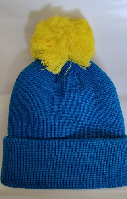 Зимна шапка с пискюл