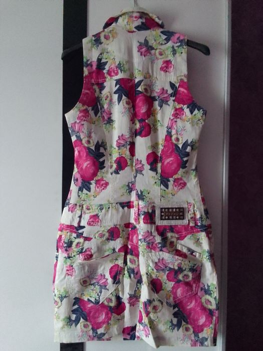 Продавам много запазени рокли