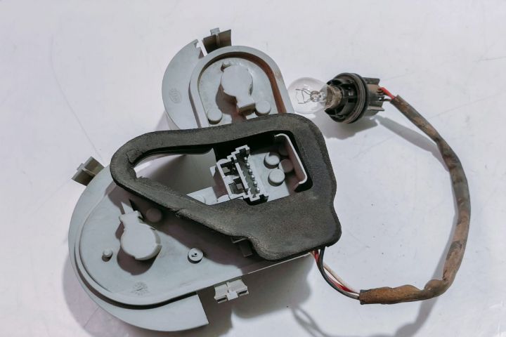 Soclu  Stop Dreapta 159152Re Renault Megane a 2-a generatie