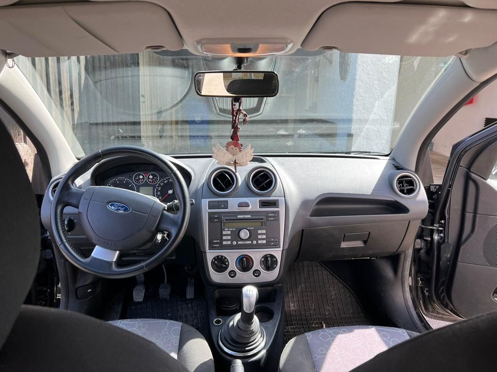 Ford Fiesta 1.3 benzină