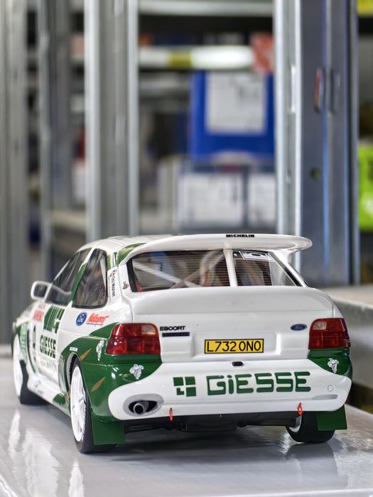 Продавам 1:18 Rally