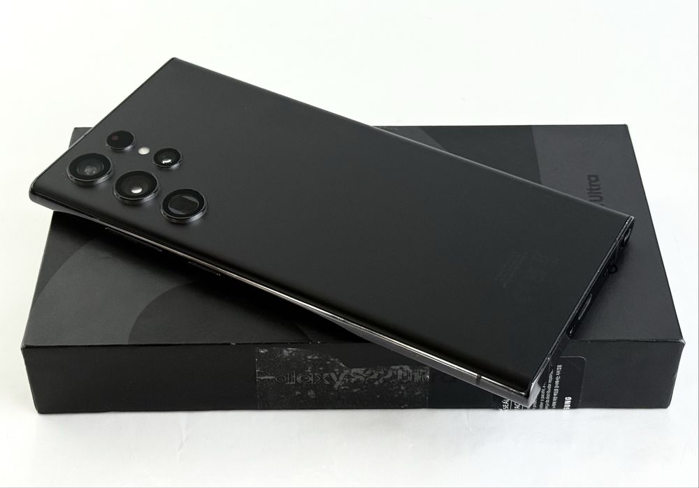 Samsung Galaxy S22 Ultra 5G 128GB 8RAM Black Отличен! Гаранция!