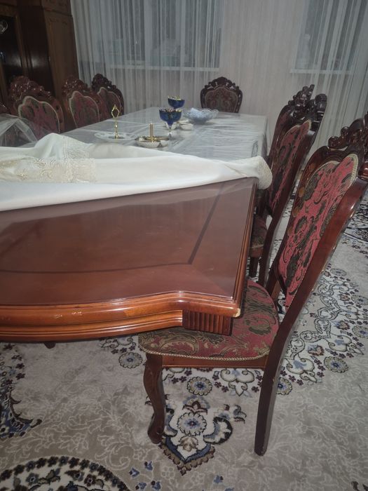 Стол .натуральное дерево