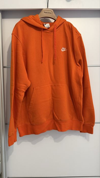 Нов екип Nike L