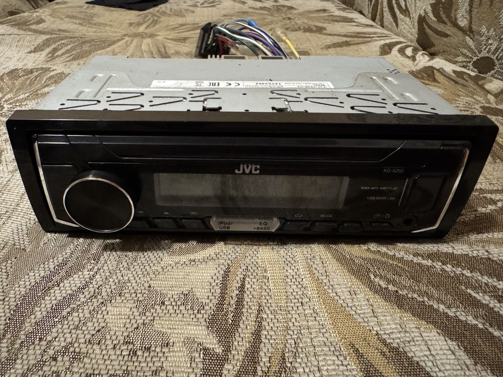 JVC KD-X252 MP3 плейър