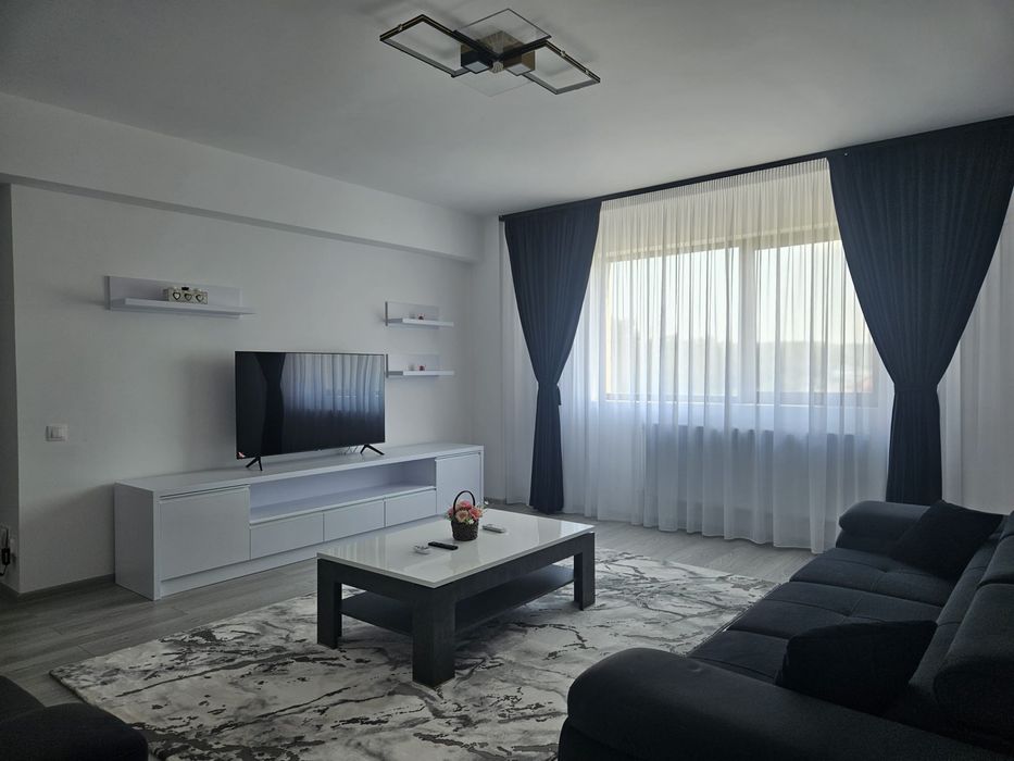 Inchiriez apartament