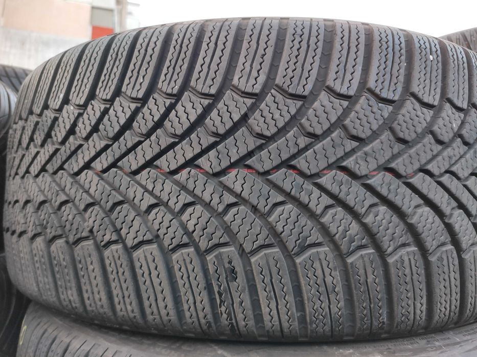 2бр Зимни гуми 225 40 18 - Bridgestone - DOT 2024