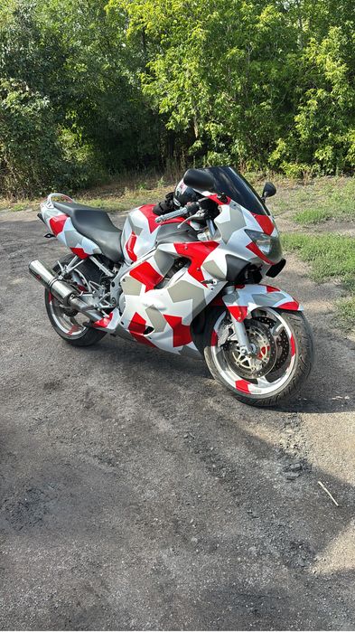 Продам Honda CBR 600F4