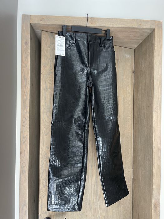 Кожен панталон Zara - имитация на крокодилска кожа